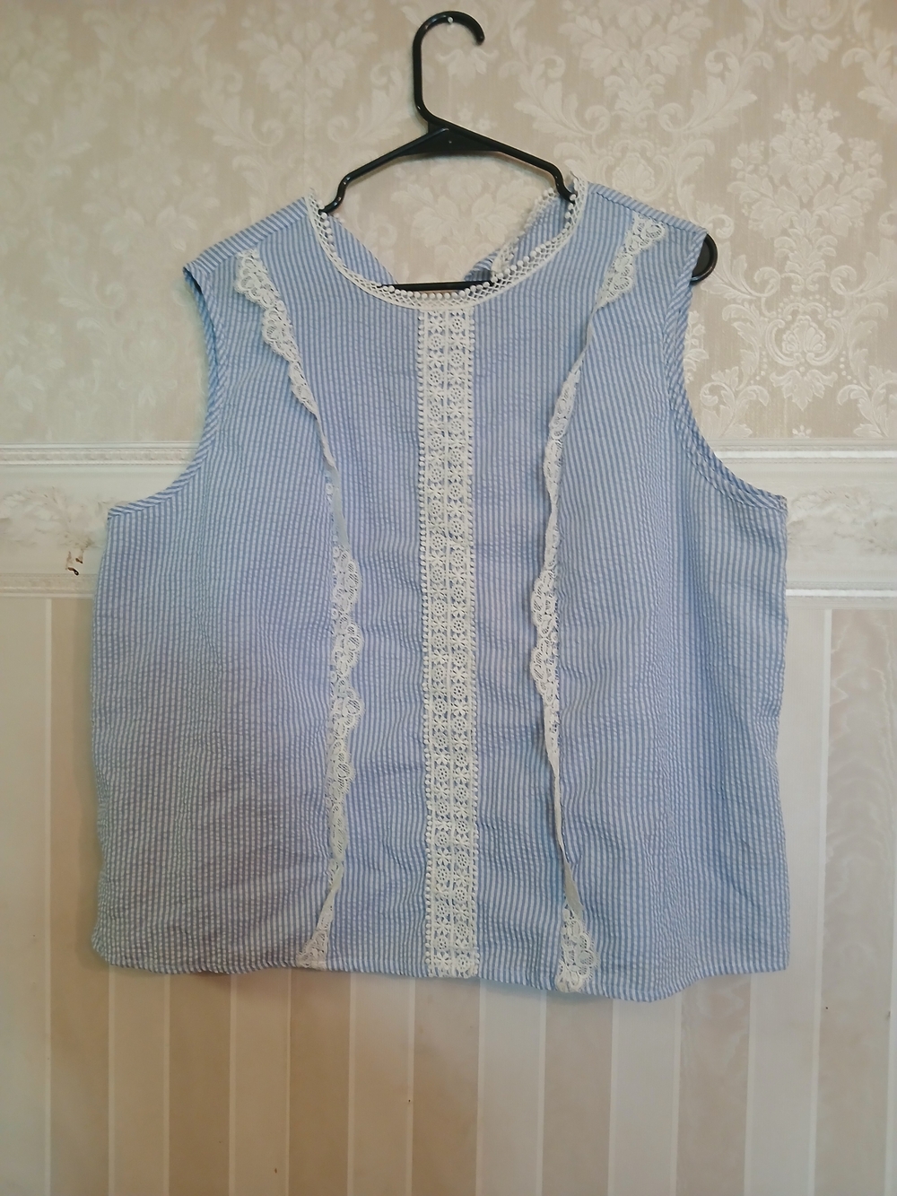 SHEIN Light Blue & White Striped Lace-Trim Tank Top